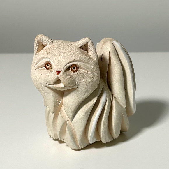 Artesania Rinconada Sculpted Persian Cat Figurine Glazed Accents 3.5" - Picture 1 of 7